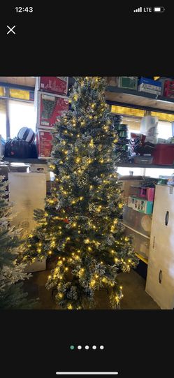 Home Accents Holiday 9 ft. Sparkling Amelia Pine LED Pre-Lit Artificial Christmas Tree. New