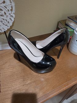 Size 8 but runs a bot small pumps