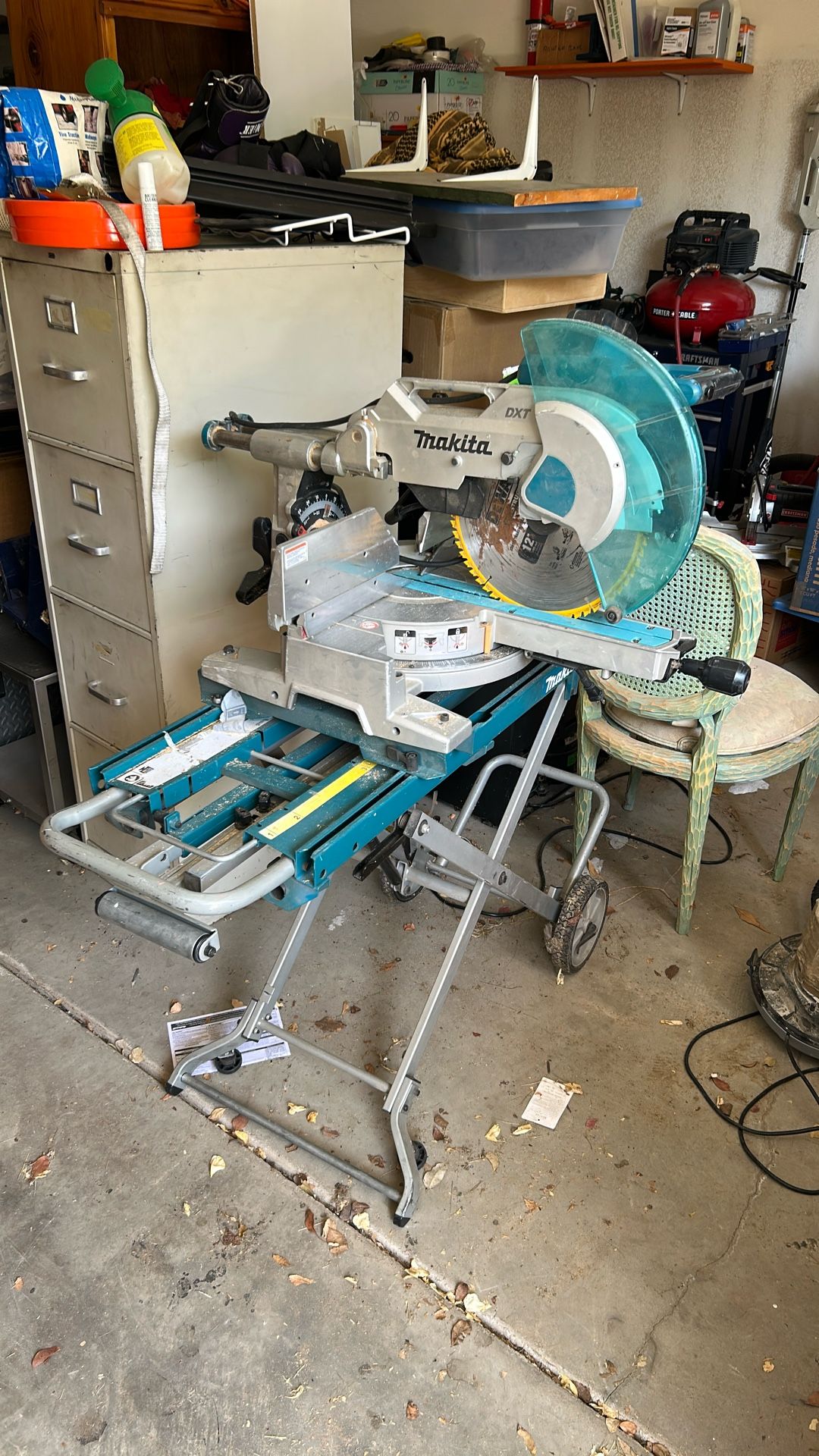 Makita - 15-Amp 12 in. Dual-Bevel Sliding Compound Miter Saw with Laser and Portable Rise Miter Saw Stand Makita - 15-Amp 12 in. Dual-Bevel Sliding C