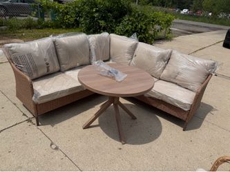 NEW outdoor patio furniture set wicker sectional sofa couch with beige cushions & table