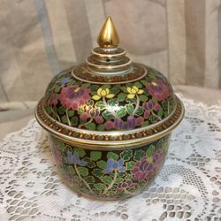 Benjarong Porcelain Lidded Bowl - floral pattern - Thailand