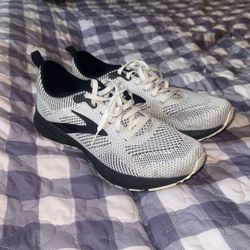 BROOKS REVEL 5 WOMENS 9.5