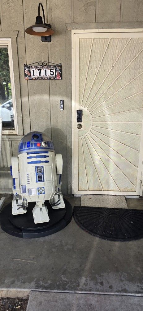 home depot animated 3.5 R2D2 animatronic