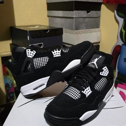 Jordan 4 White Thunder
