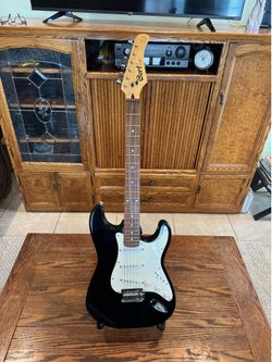 Cort SP-3 Series Electric Guitar – Strat Style – Great Condition