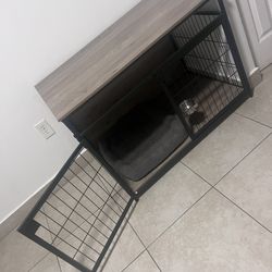 LARGE Dog crate 38.6 L x 25.6 W x 26.8 H