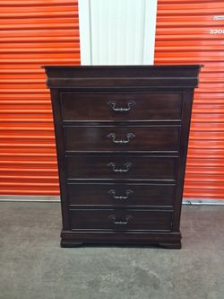Dresser Chest 5 functional drawers