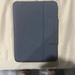 iPad 9th Gen 64gb /w Logitech Case And Keyboard