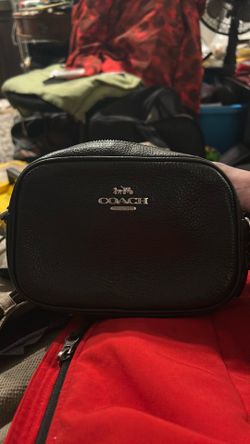 Model: Coach B2277 (Medium Pebble Leather)