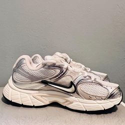 Nike V5 RNR Women’s Size 7