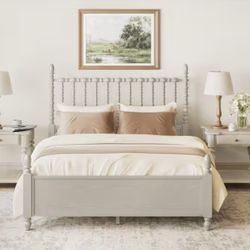 ELIO White Solid Wood Frame Queen Platform Bed Frame with Spindle Detailing, Footboard and Wooden Slat Support