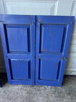 Used Vinyl Shutters 14 1/2” x 35”. Must Pick Up