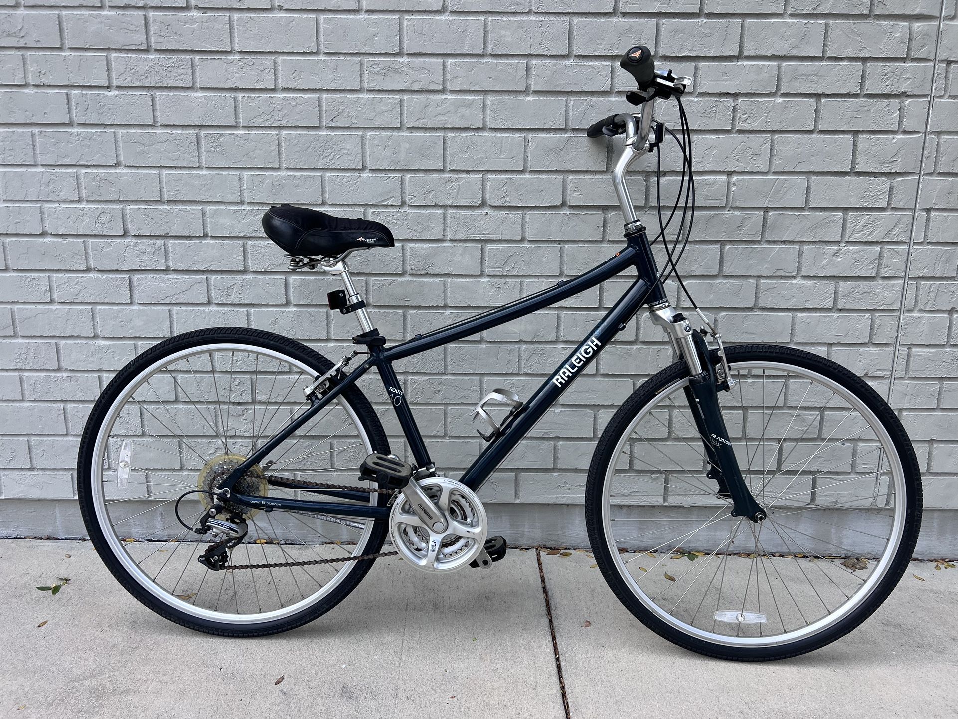 Raleigh Bicycle Hybrid Bike Route 4.0