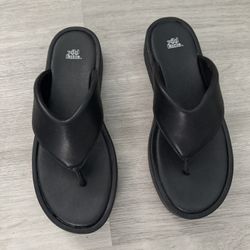 $10 - Black Thick Sole Sandals - Size 9