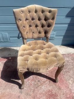 FAST SALE! $60 OBO - Vintage French Provincial Tufted Velvet Accent Chair