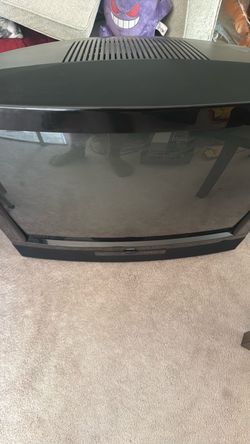 32 inch Loewe CRT (turns on, no picture)