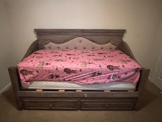 Daybed with tumblr