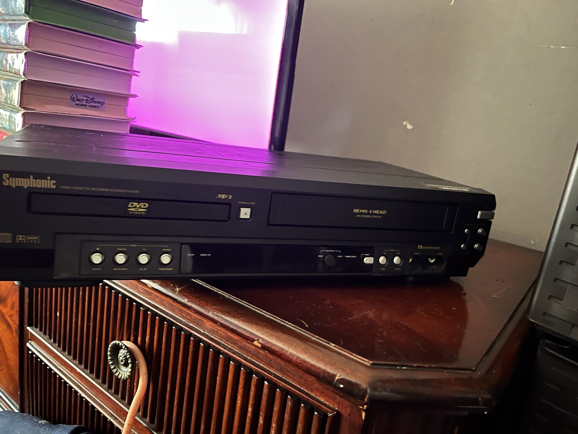 DVD & VHS Player (VHS Movies)