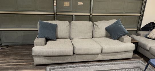 Couch set