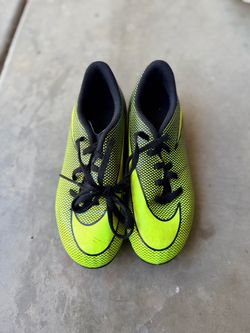 Youth Nike Soccer Cleats sizes 1.5 2.5 and 4.5