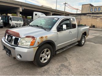 2004 Nissan Titan w/ only 55k miles clean title