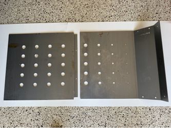 NEVER USED - OKLAHOMA JOE “HIGHLAND” HORIZONTAL BAFFLE PLATE BY LAVA LOCK