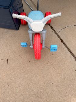 Kids Plastic Tricycle Ride-On Toy