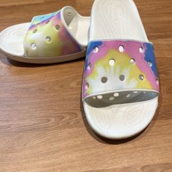 NICE Pair Croc’s Sandals - 8.5-9 Women 