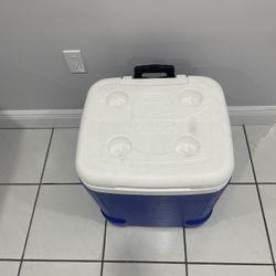 Igloo Ice Cube Wheeled Roller Cooler