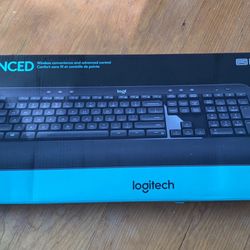 Logitech Wireless Keyboard and Mouse - BRAND NEW