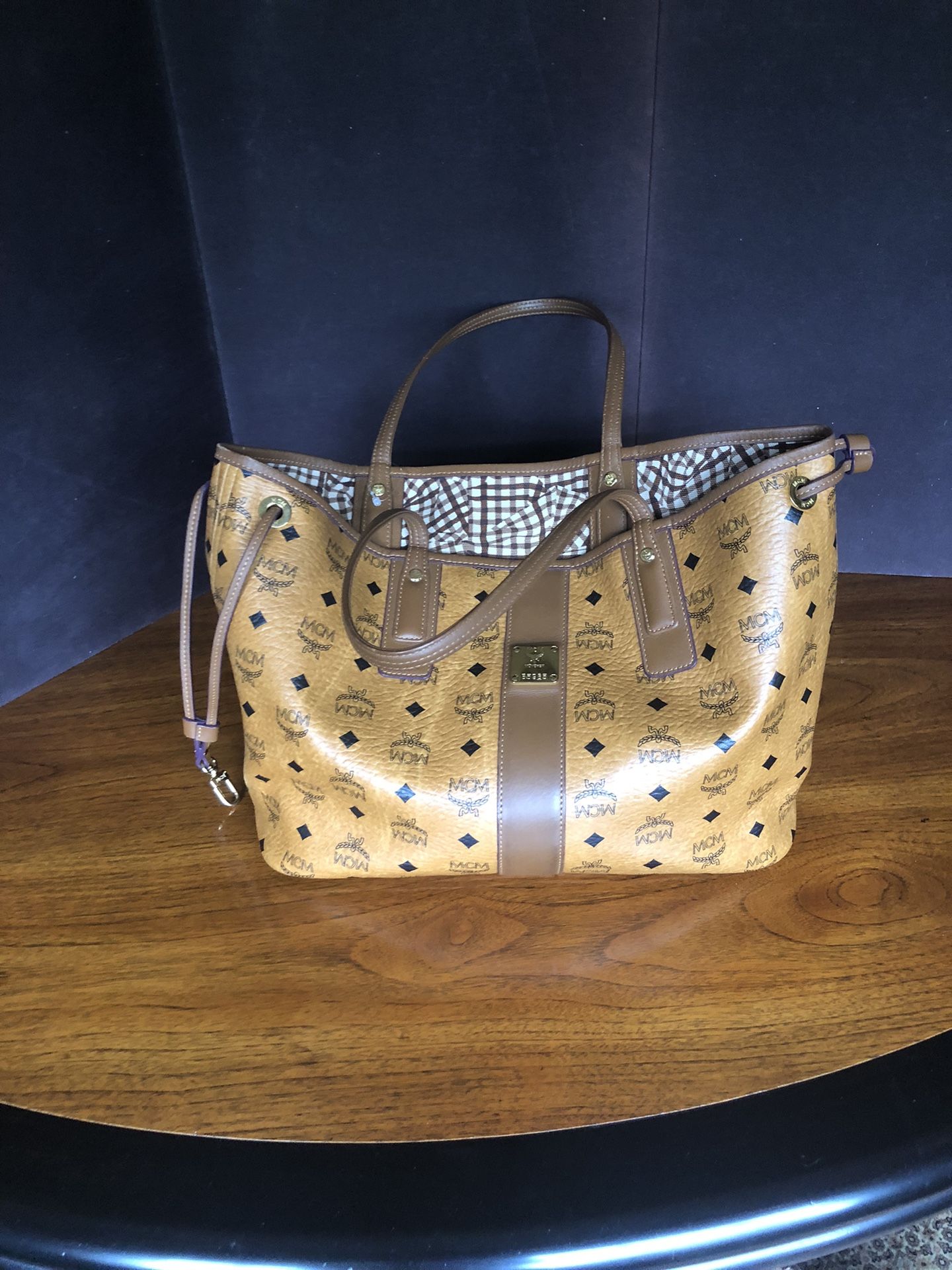 MCM Liz Med Reversible Bag