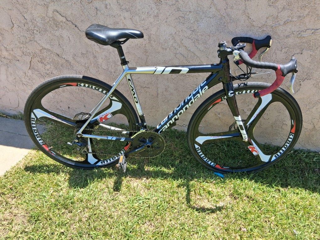 CANNONDALE 10 CAAD ROAD BIKE