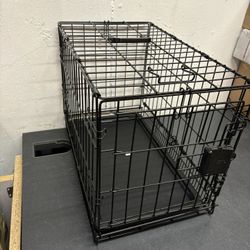 Foldable Metal Wire Dog Crate - Small Brand New - On Display $20 Cash or E-pay RI Daily Deals Message for appt. https://offerup.com/redirect/?o=aHR0cH