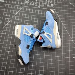 Jordan 4 University Blue 12