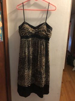 Women’s sizes 10–12 dresses