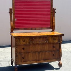 Antique Dresser/mirror