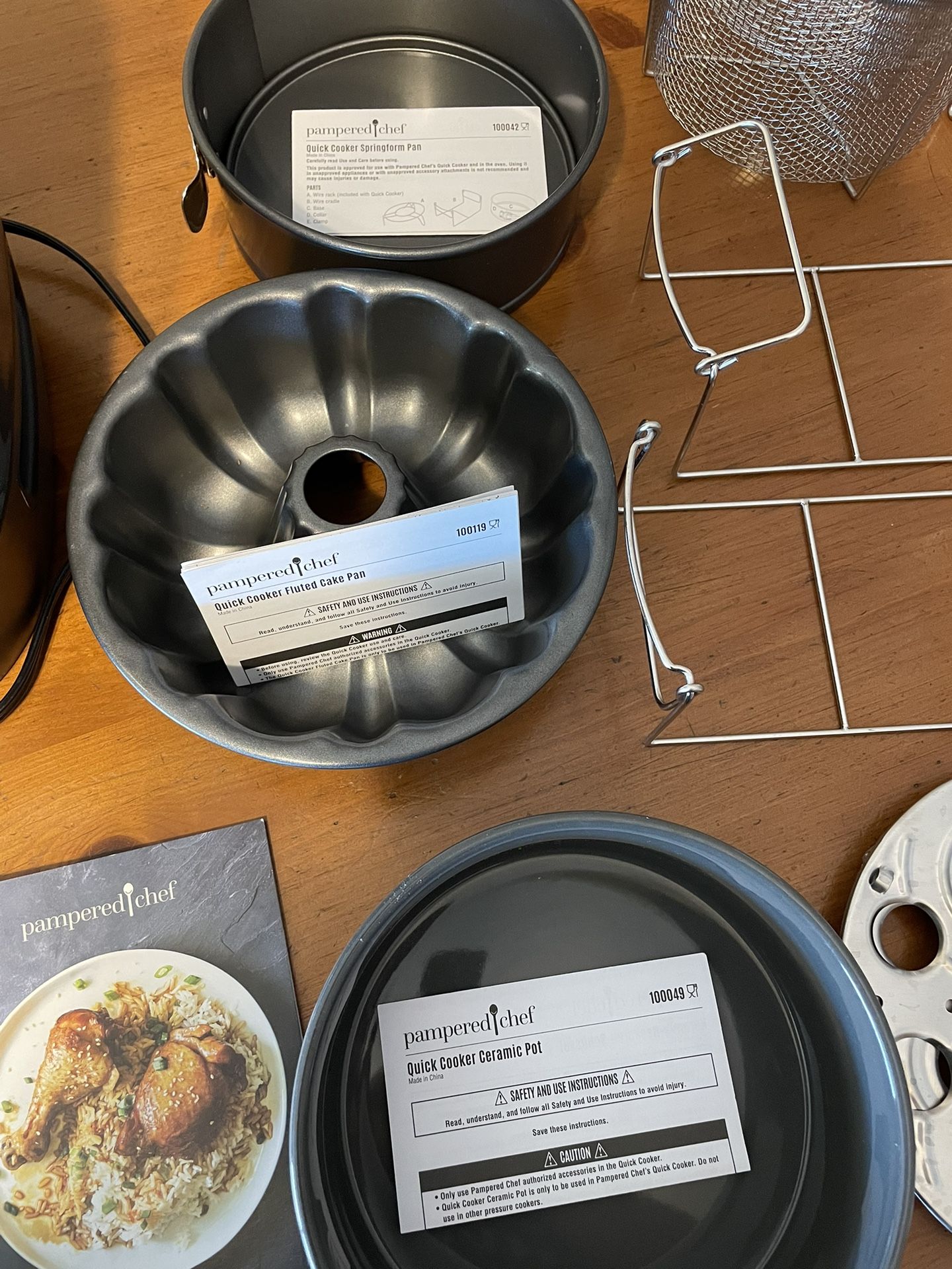 Pampered Chef Quick Cooker And Accessories for Sale in Chandler
