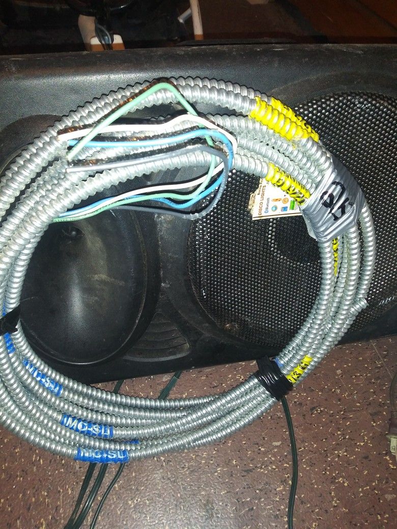 Photo 38 Metal Flex W Wire122 And. A 25 Ft ,50 Ft, 100 Ft They Could Be Sold All Together Or Singles