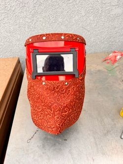 Welding helmet