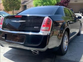 Chrysler 300 Base Model