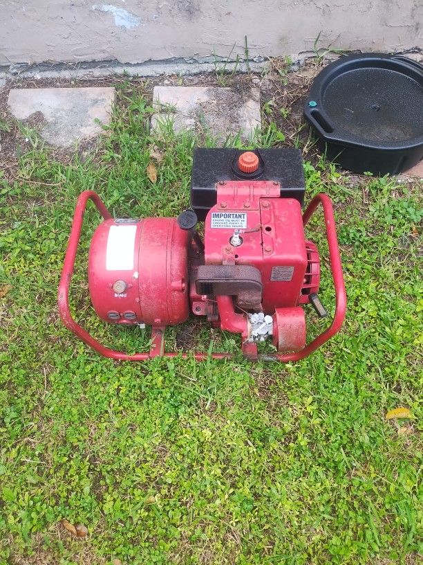 Tecumseh 4000 watt Generator