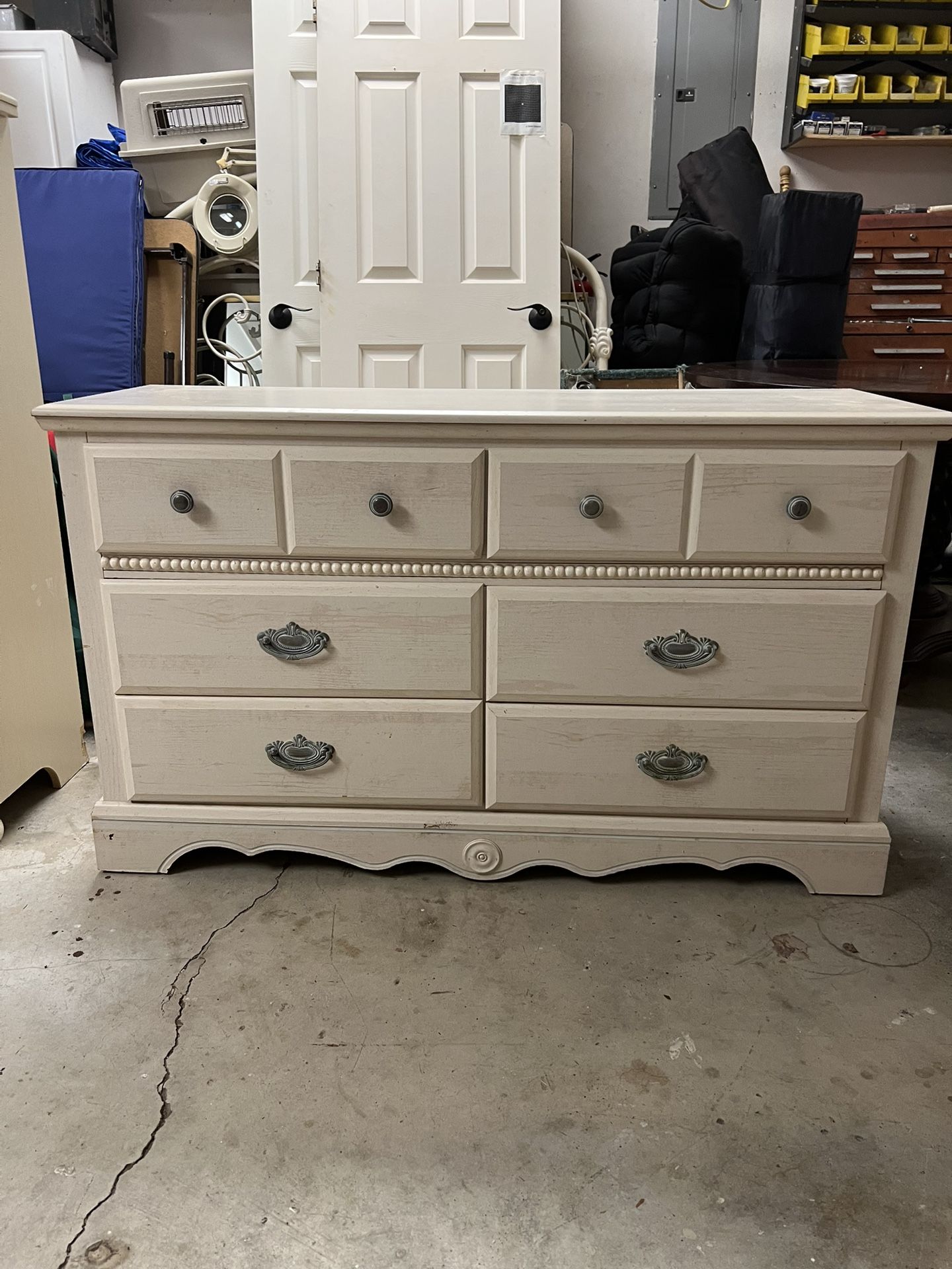 Dresser
