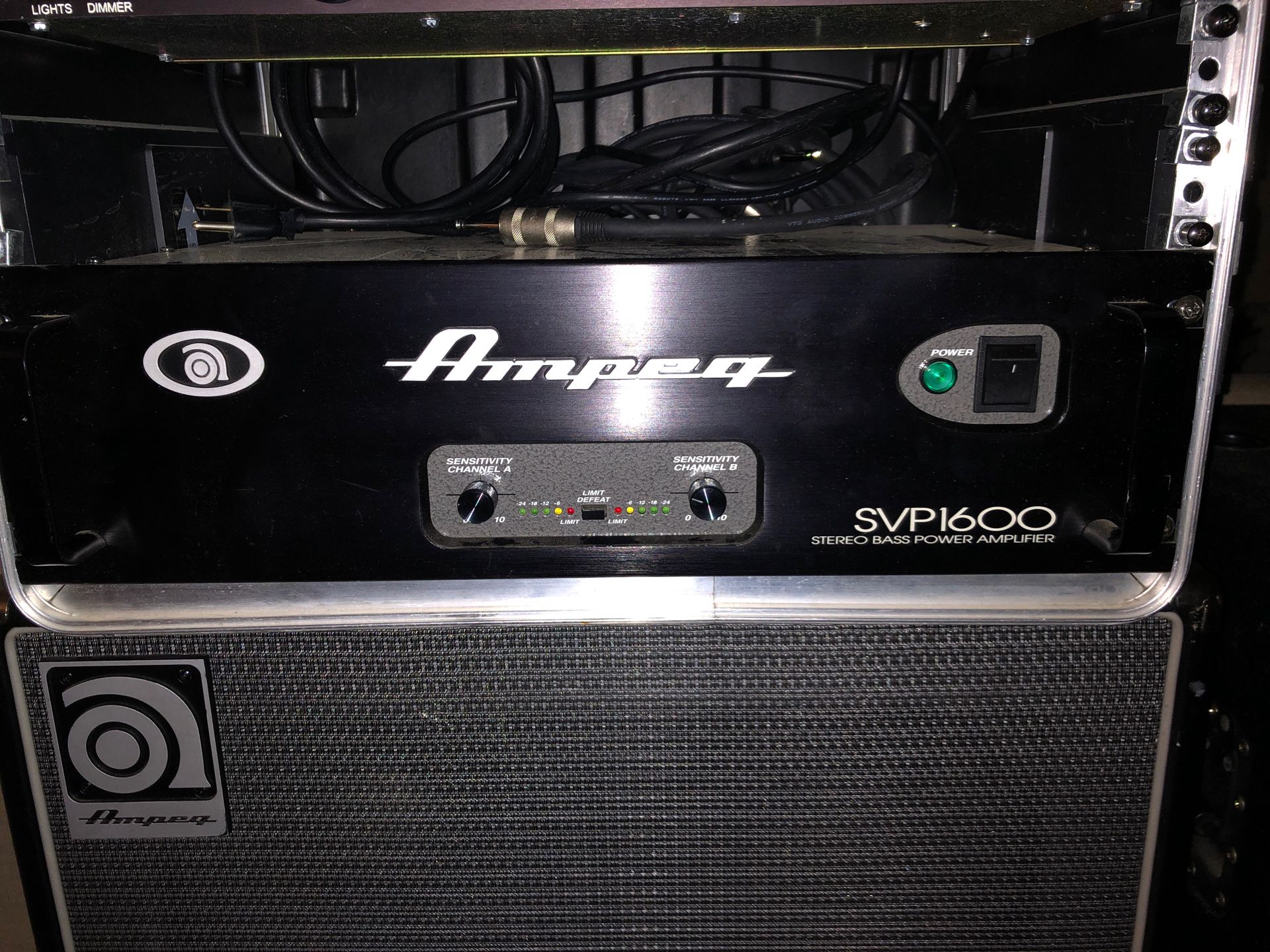 Ampeg SVP 1600 power Amp