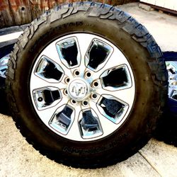 20” Ram 2500 Chrome Limited OEM Wheels w/ Sensors on 35” Tires