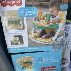 Fisher-Price Portable Baby Chair with Snack Tray and Toy Bar, Premium Sit-Me-Up Seat, Giraffe