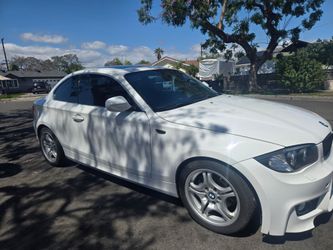 2013 BMW 128i , White, 2 Doors with 1M bumper and Low mileage