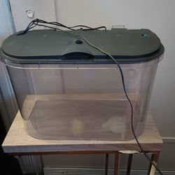 5 Gallon Fish Tank Slightly Used 