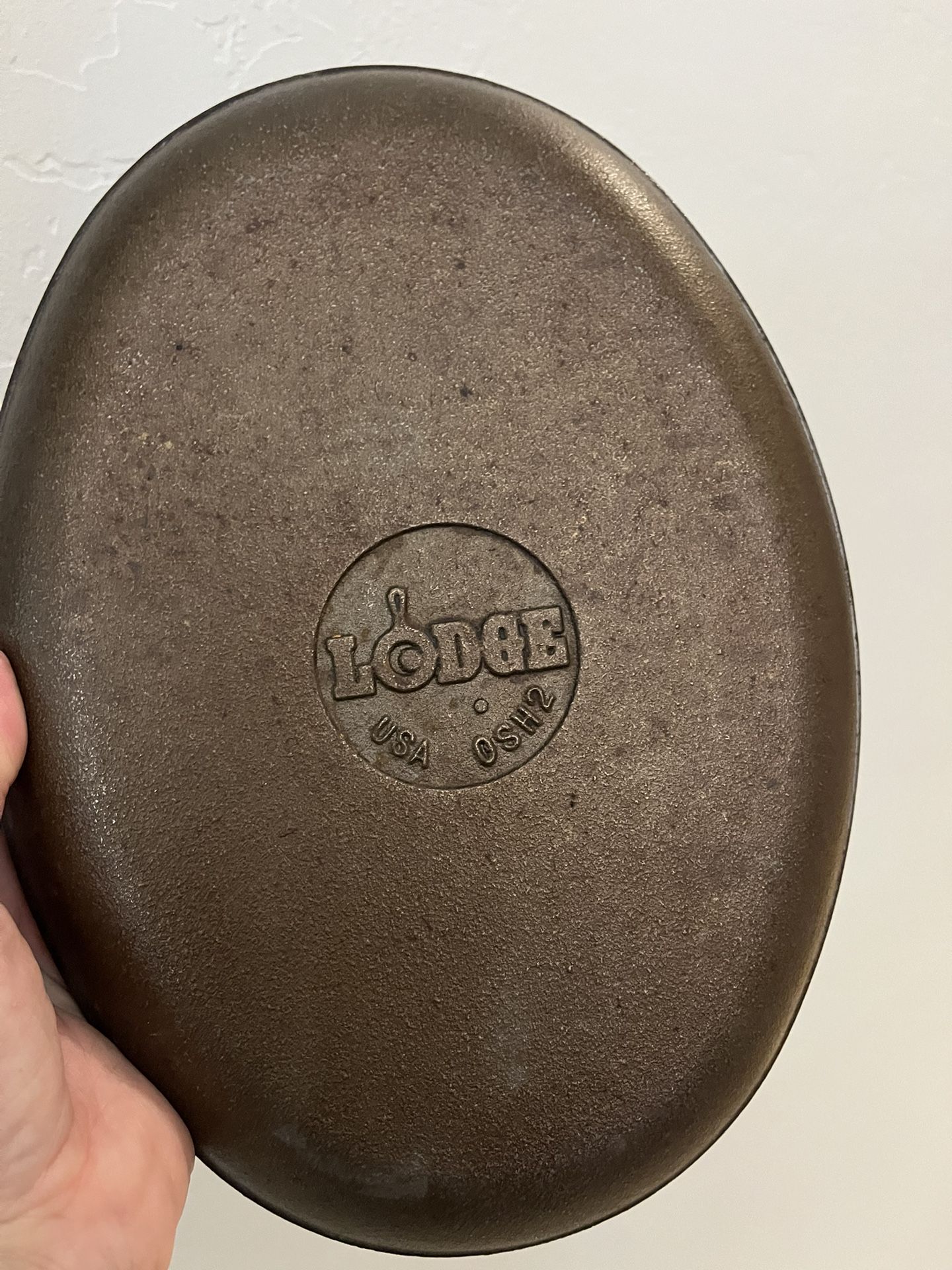 Lodge Cast Iron Serving Griddle W/ Wood Liner