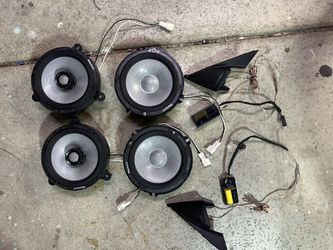 Alpine Speakers And Amp