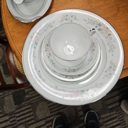 Noritake CHINA. Romance  5 Complete Sets.